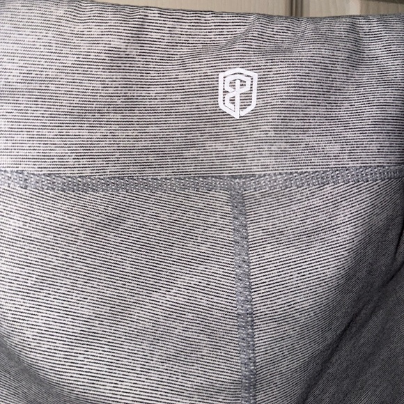 Born Primitive Gray Women's spandex Athletic Shorts XS Gym activewear summer - Picture 4 of 5